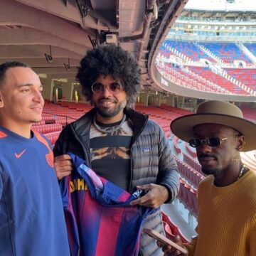 João Gomes se emociona ao conhecer estádio do Barcelona: “Mais bonito do universo”