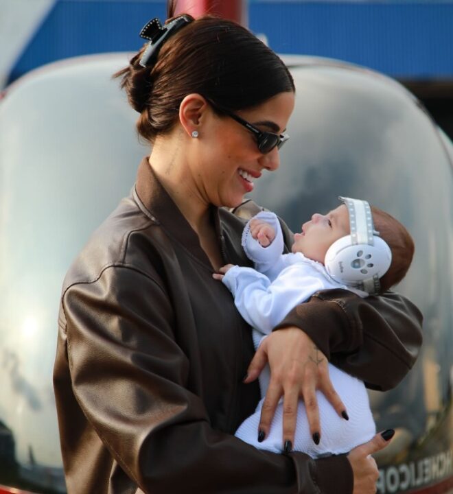 Key Alves leva filha de dois meses para primeiro passeio de helicóptero