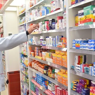 Lei autoriza funcionamento de farmácias dentro de supermercados no Brasil