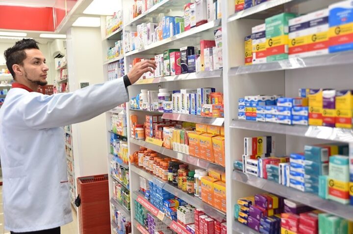Lei autoriza funcionamento de farmácias dentro de supermercados no Brasil