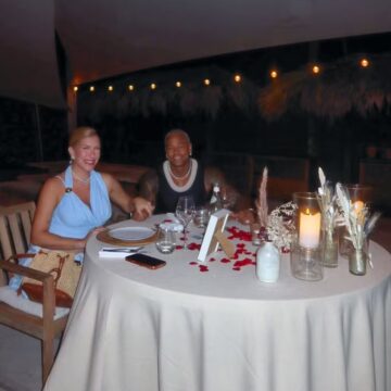 Léo Santana e Lore Improta celebram cinco anos de casamento com viagem ao Caribe; veja fotos