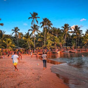 Destino turístico na Bahia proíbe venda de garrafas ‘long neck’