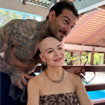 Lucas Lucco faz homenagem à mãe após ela raspar a cabeça por doença autoimune