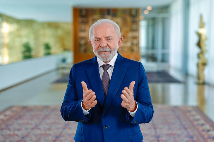 Lula cita preocupação com conflito no Irã e fala em ampliar defesa