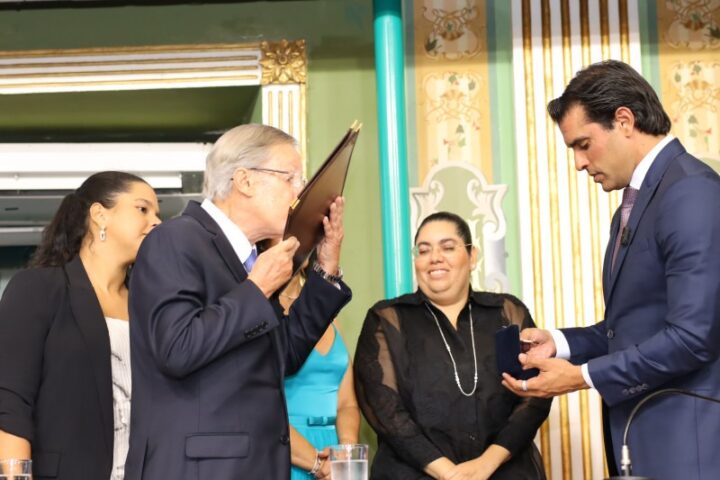 Empresário Luiz Mendonça Filho recebe Título de Cidadão de Salvador e Medalha Visconde de Cairu; veja fotos
