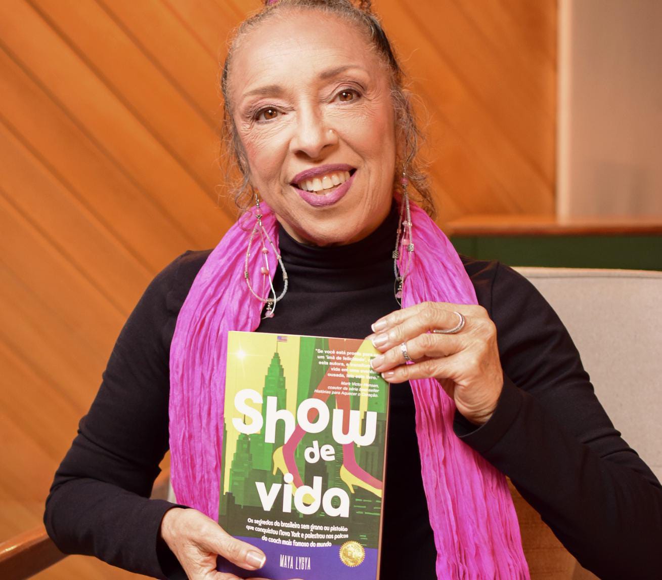 Das ruas a palestrante internacional: livro de Maya Lygya será lançado na Bienal da Bahia