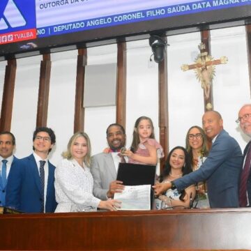 ALBA concede Comenda 2 de Julho ao deputado Márcio Marinho