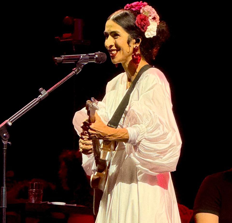 Marisa Monte apresenta “Phonica” em Salvador com orquestra de 55 músicos na Arena Fonte Nova