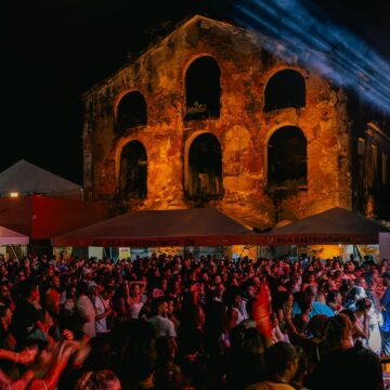 Mercado Iaô celebra aniversário de Salvador com show da Timbalada e público de mais de 3 mil pessoas