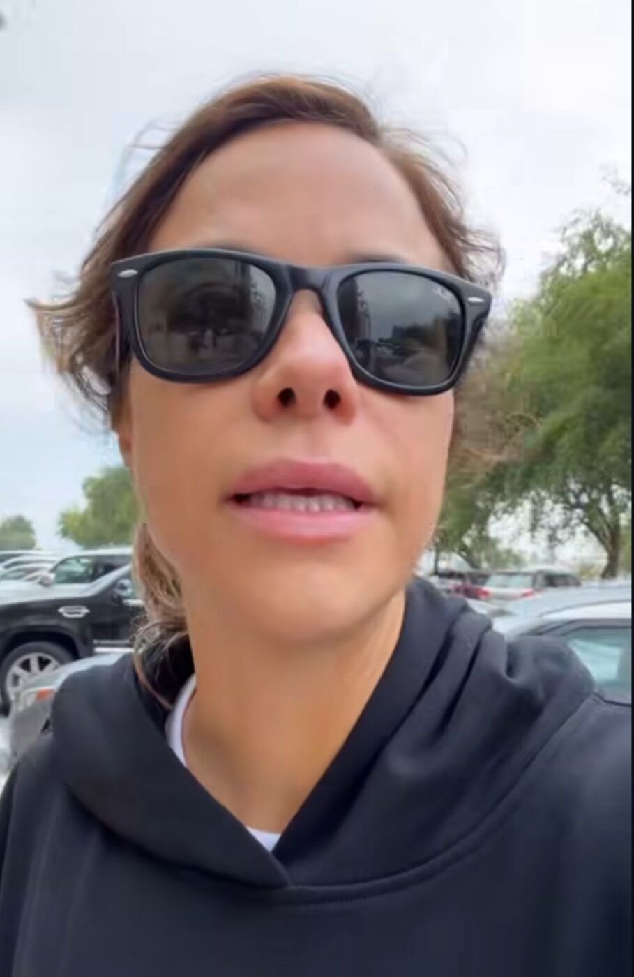 Com ajuda de brasileira, Miá Mello consegue voo para deixar o Catar em meio à tensão no Oriente Médio