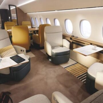 Novo jato Falcon 10X, avaliado em R$ 440 milhões, já tem dois compradores brasileiros