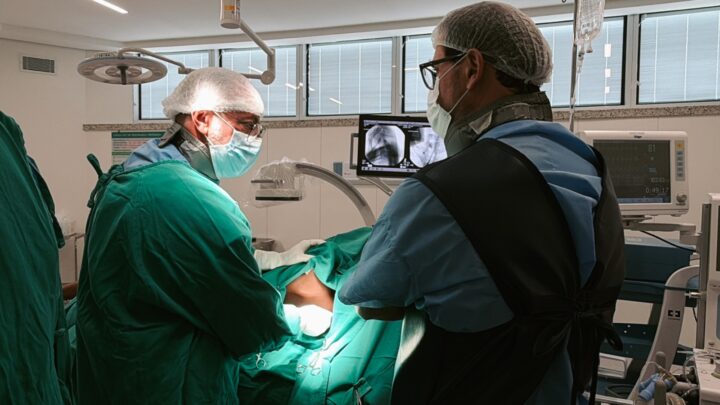 Paciente na Bahia recebe tratamento experimental com enzima para lesão medular