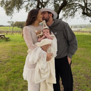 Rafa Kalimann posta fotos fofas para comemorar dois meses da filha, Zuza