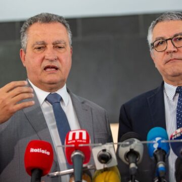 Ministros entregam ambulâncias e equipamentos de saúde em Salvador nesta segunda (30)