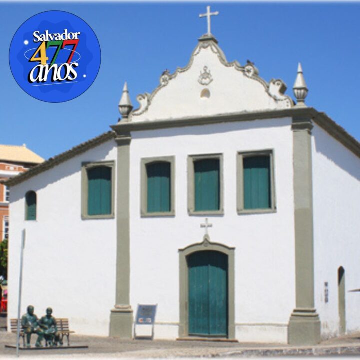 Fechada há 10 anos, Igrejinha do Rio Vermelho perde batalha contra bares e não deve mais receber missas