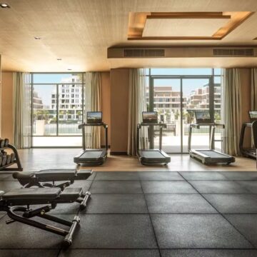 Nem piscina, nem salão de festas: geração Z prioriza academia e espaços para atividade física na hora de comprar imóvel