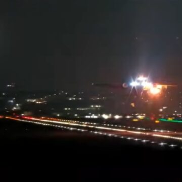 Vídeo: Motor de avião com 286 pessoas a bordo explode após decolagem em Guarulhos