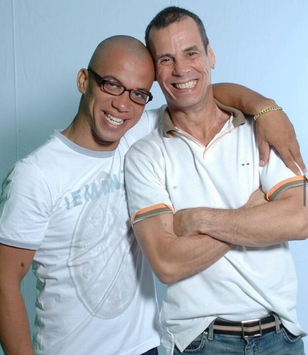 Carlinhos de Jesus emociona ao falar sobre filho que morreu há 14 anos: ‘Sentimos sua presença’