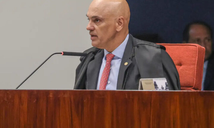 Ministro Alexandre de Moraes se pronuncia sobre ter viajado em aviões de Vorcaro