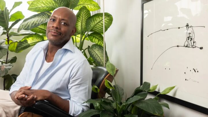 Conheça o baiano que trabalhou com Xuxa e Pelé e agora aposta em publicidade acessível