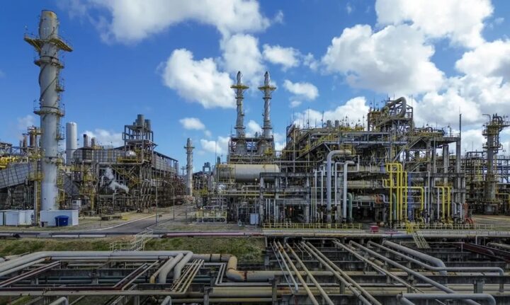 Bahia registra avanço acima da média em mês de alta da indústria brasileira, segundo IBGE