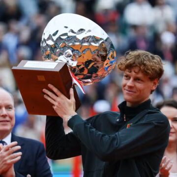 Sinner vence Alcaraz em Monte Carlo, conquista Masters 1000 e volta ao nº 1 do mundo