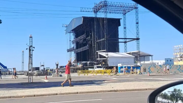 Trabalhador morre durante montagem de palco para show de Shakira em Copacabana