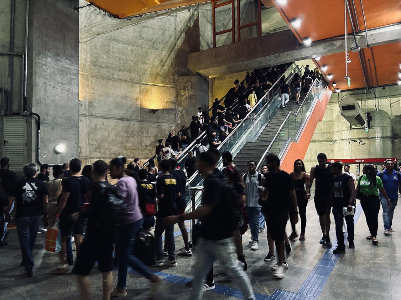 Metrô Bahia bate recorde de passageiros durante show do Guns N’ Roses em Salvador