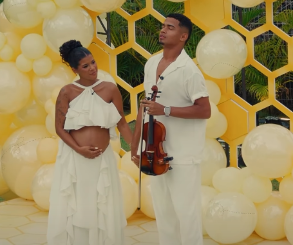 Influenciadores Sheuba e Tiago Souza anunciam sexo do bebê em vídeo emocionante