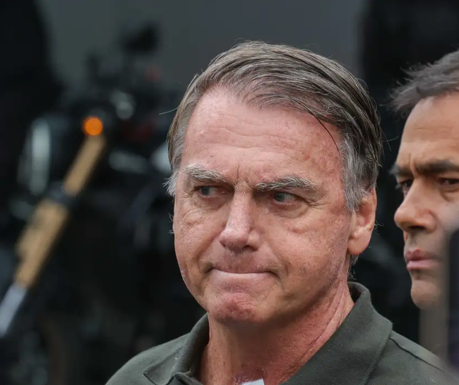 PGR apoia saída de Bolsonaro da prisão domiciliar para cirurgia no ombro