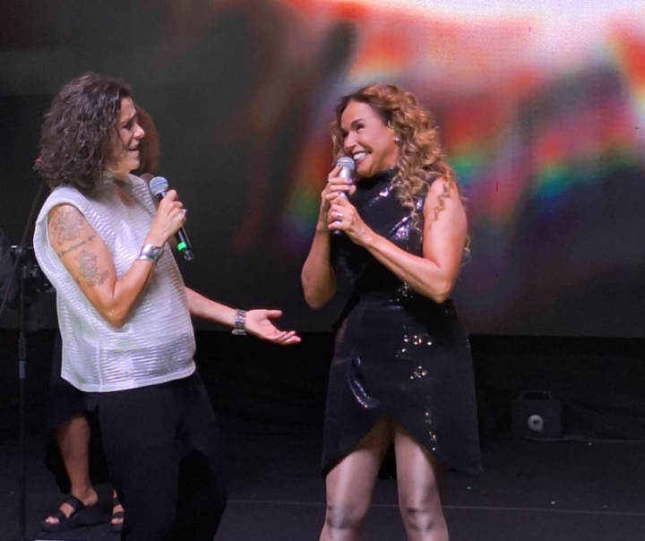 Zélia Duncan recebe Daniela Mercury em show na Concha Acústica
