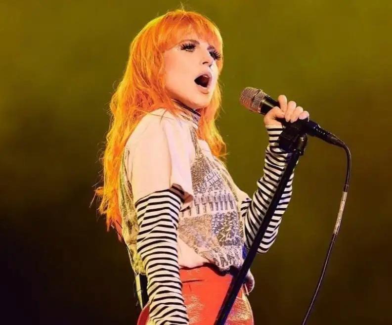 Hayley Williams anuncia show solo em São Paulo e estreia turnê na América do Sul