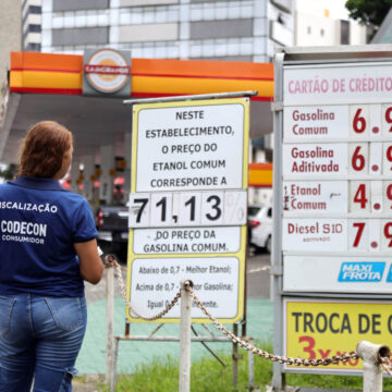 Codecon notifica 32 postos de combustíveis em Salvador após alta nos preços