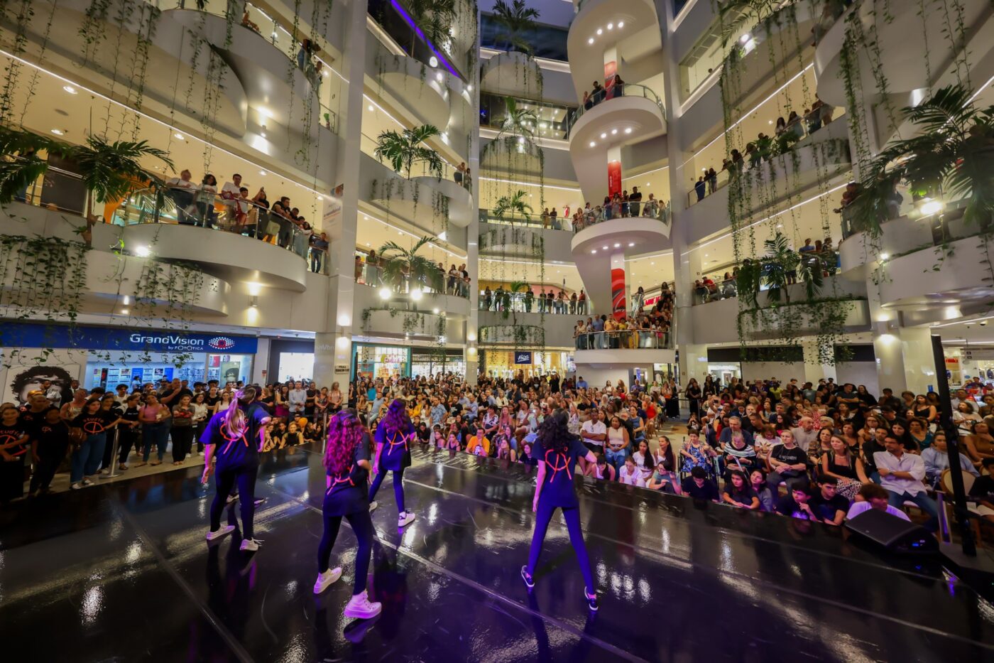 Shopping de Salvador terá apresentações gratuitas de k-pop, fitdance e forró em abril
