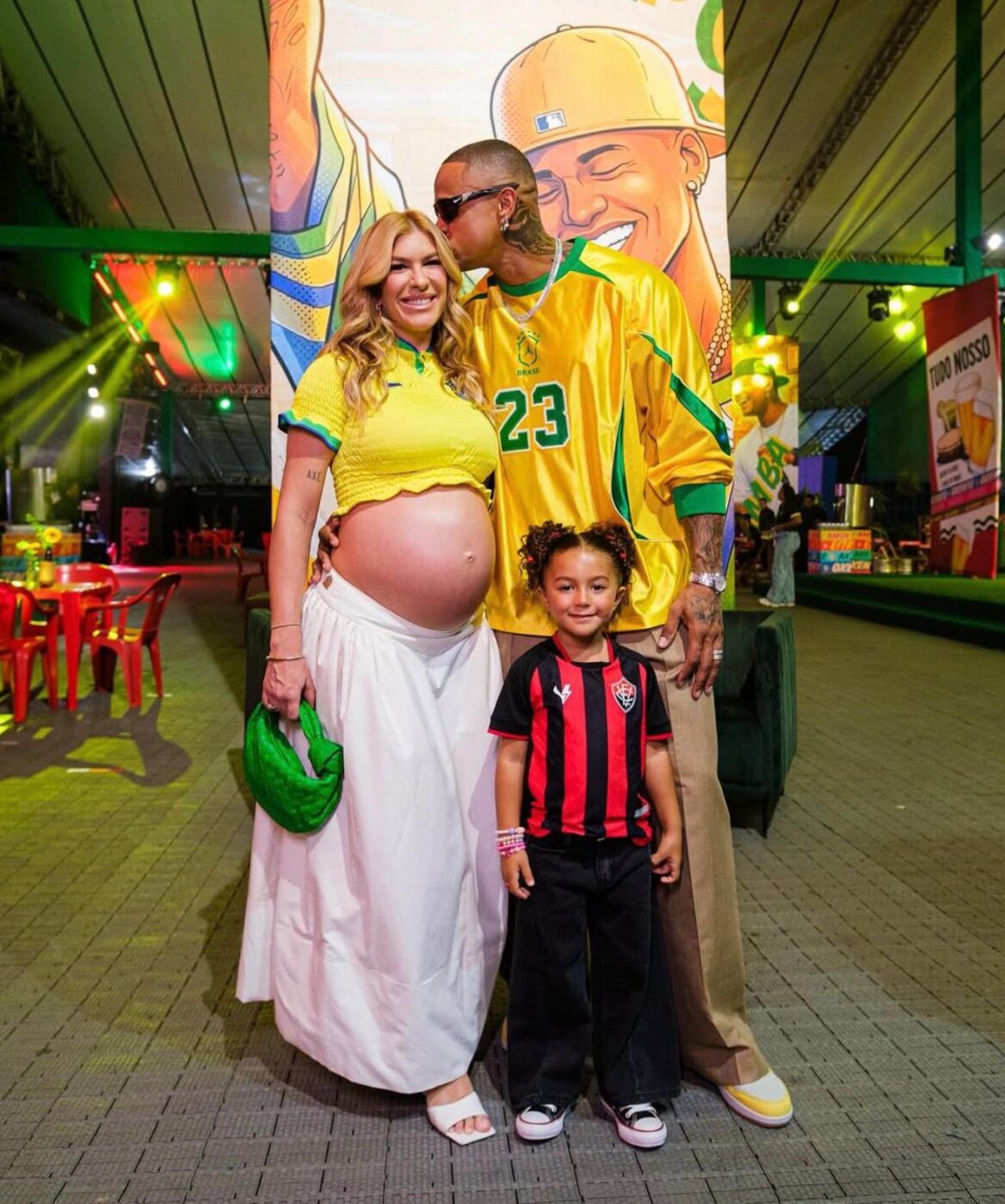 Léo Santana comemora 38 anos com festa em Salvador em clima de Copa; veja fotos
