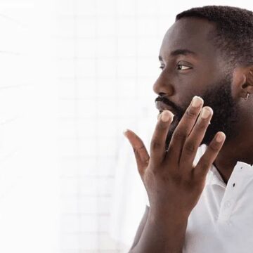 Busca por cirurgias plásticas aumenta 95% entre homens, diz estudo