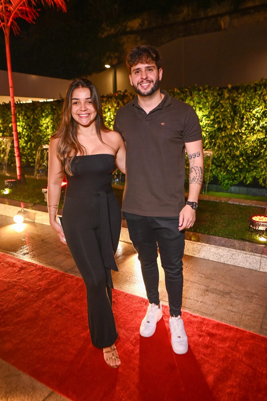 Stefani Azevedo e Thalyson Carvalho