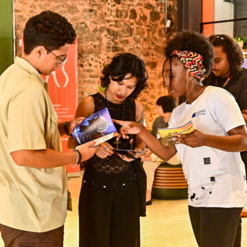 Ação literária na Casa das Histórias distribui cordéis sobre heróis negros e capoeiristas