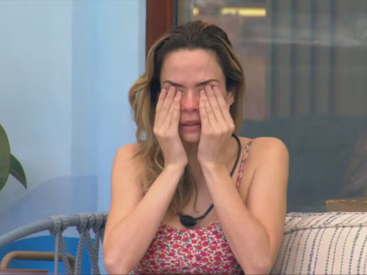Ana Paula Renault cai no choro ao falar sobre o pai no BBB 26