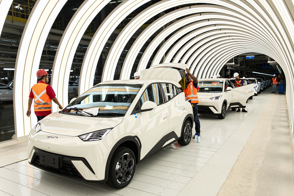 BYD amplia produção e abre 450 vagas com foco em novo turno na Bahia