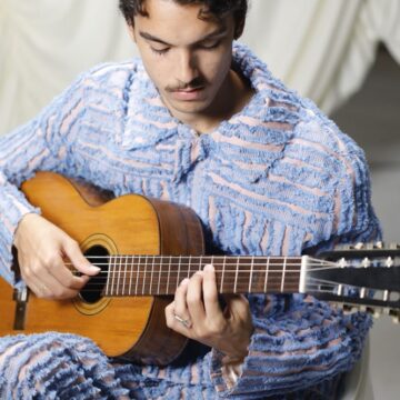 Neto de Gilberto Gil, Bento Gil faz primeiro show solo em Salvador com músicas inéditas