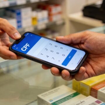 Bahia segue Salvador e avança em projeto que restringe exigência de CPF em farmácias