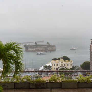 Salvador terá ventos de até 35 km/h e mínima de 21°C neste fim de semana; confira previsão
