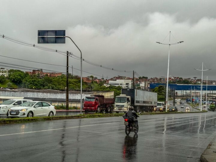 Inema prorroga alerta de chuvas até sábado (25) e amplia áreas de risco na Bahia