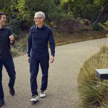 Apple anuncia sucessão, e Tim Cook deixará comando da empresa