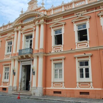 Deputado pede a Lula recuperação da Faculdade de Medicina da Bahia, patrimônio histórico de Salvador