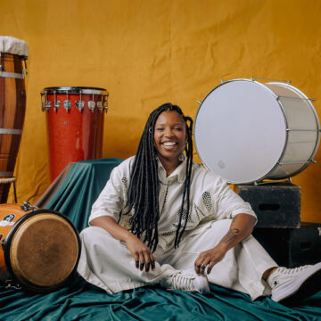 Percussionista baiana leva força da música afro-brasileira para o Festival Farrufest, na Espanha