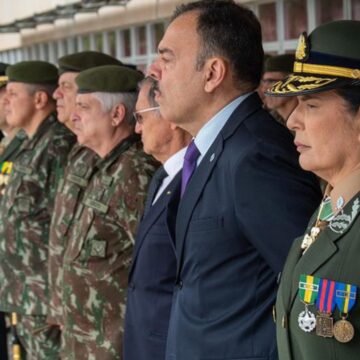 Primeira mulher general do Exército assume direção do Hospital Militar de Brasília