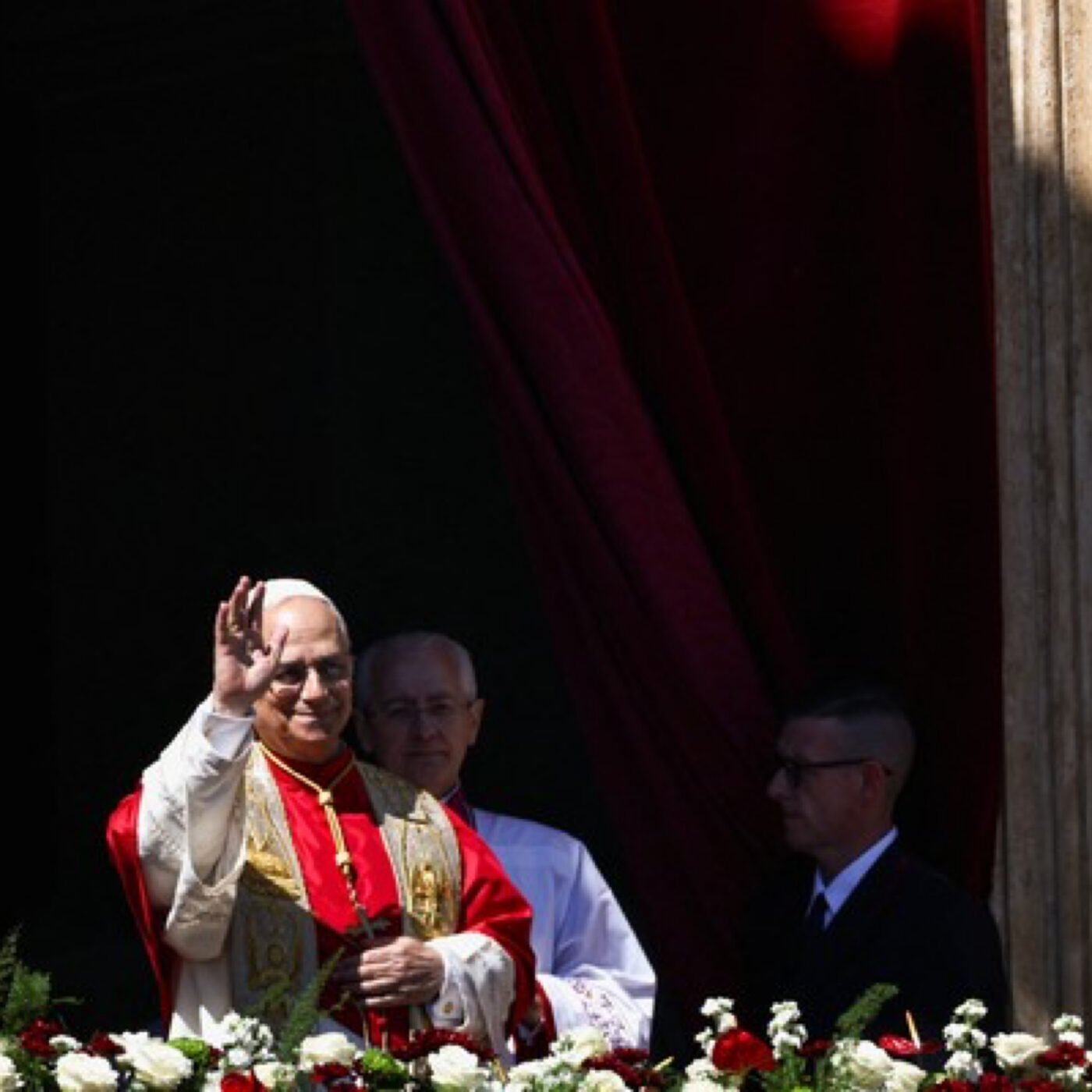 Papa Leão XIV deseja “feliz Páscoa” em português durante missa no Vaticano