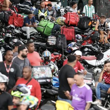 Salvador multa em até R$ 2 mil agressores de entregadores e veta subida em condomínios; entenda as novas leis